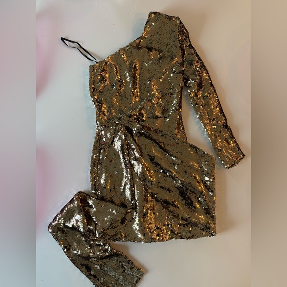 NADINE MERABI Gold Sequin One Shoulder Dress - www.sanvalentin.cl